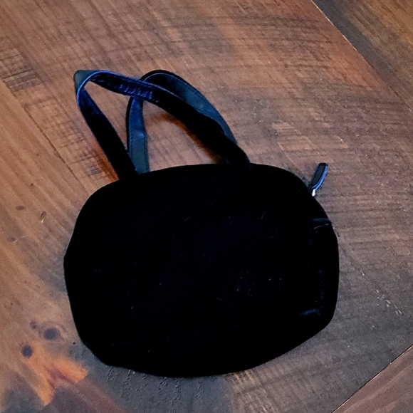 Nine West Handbags - Vintage Nine West Velvet Clutch Purse